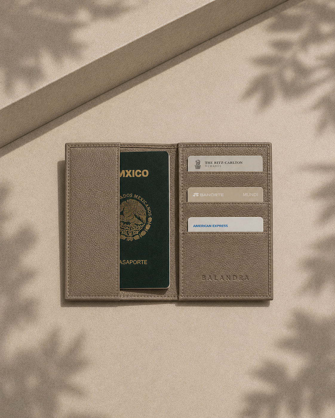 Travel Sleeve | Portapasaporte de piel