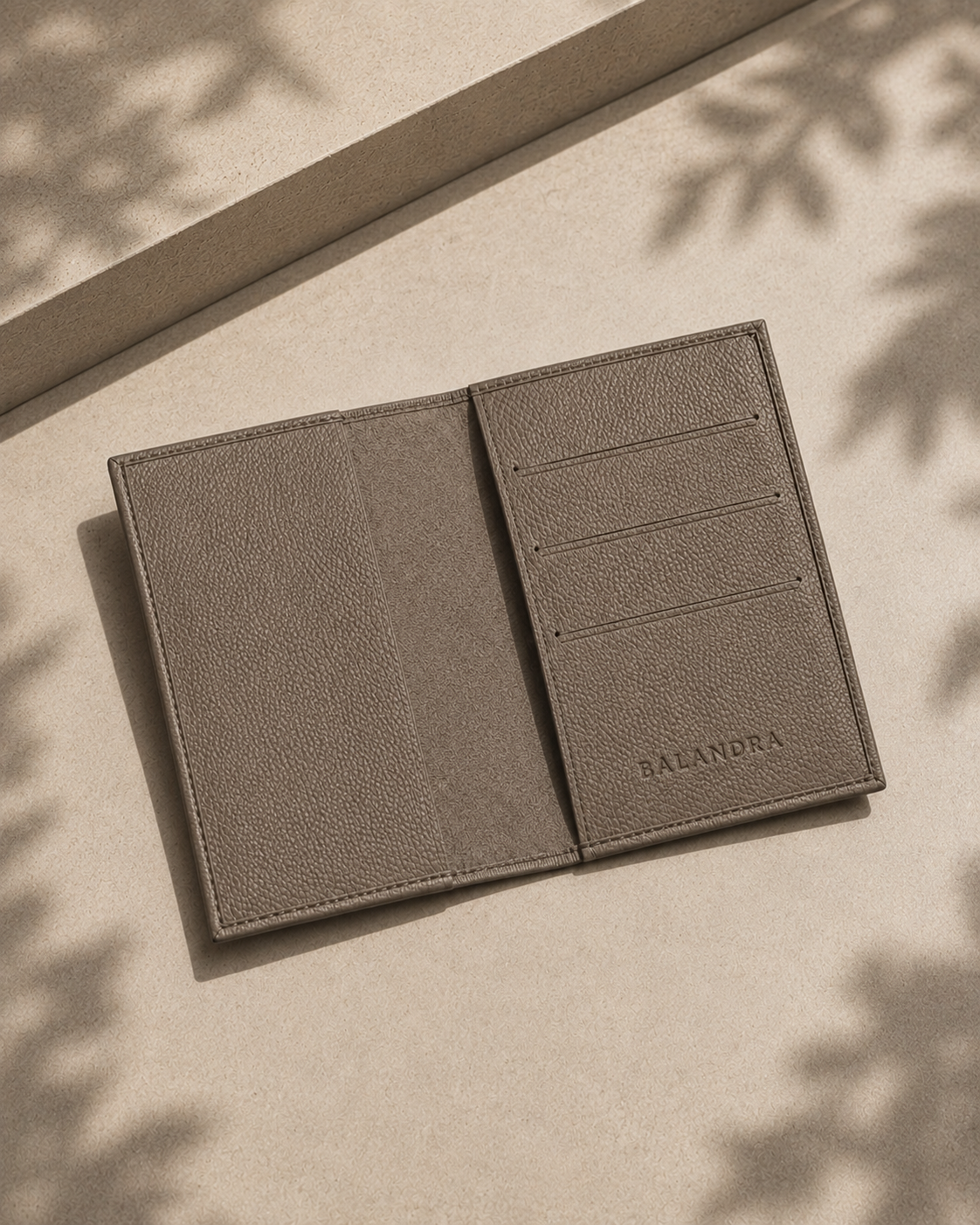 Travel Sleeve | Portapasaporte de piel