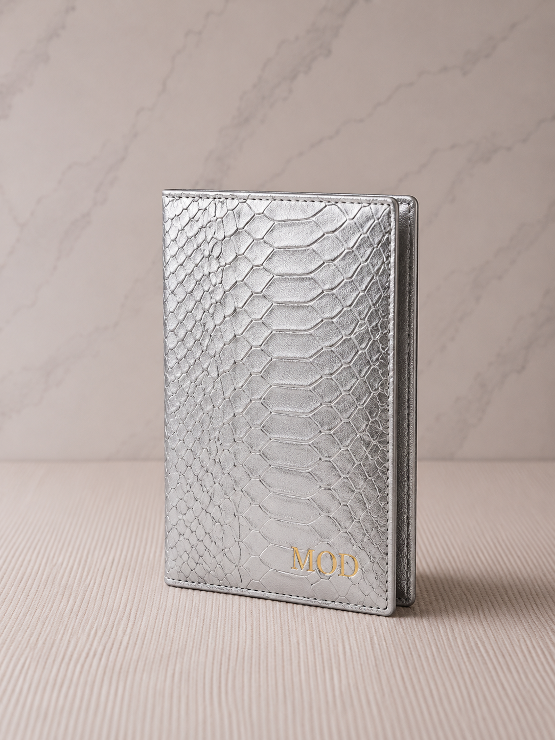 Travel Sleeve | Portapasaporte de piel